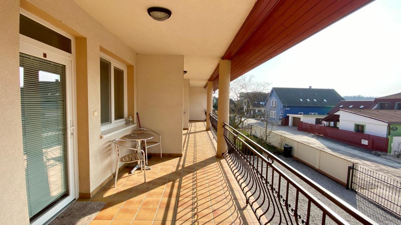 Apartmánový dom Flóra Veľký Meder Esterno foto