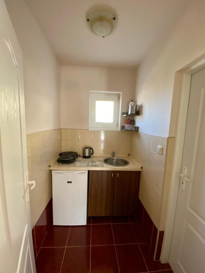 Apartmánový dom Flóra Veľký Meder Esterno foto