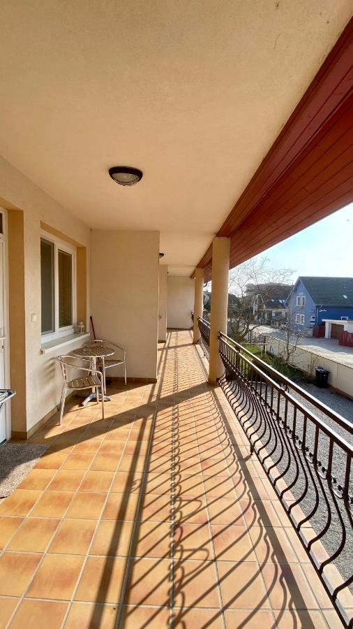 Apartmánový dom Flóra Veľký Meder Esterno foto