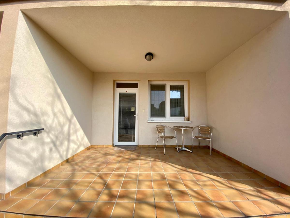 Apartmánový dom Flóra Veľký Meder Esterno foto