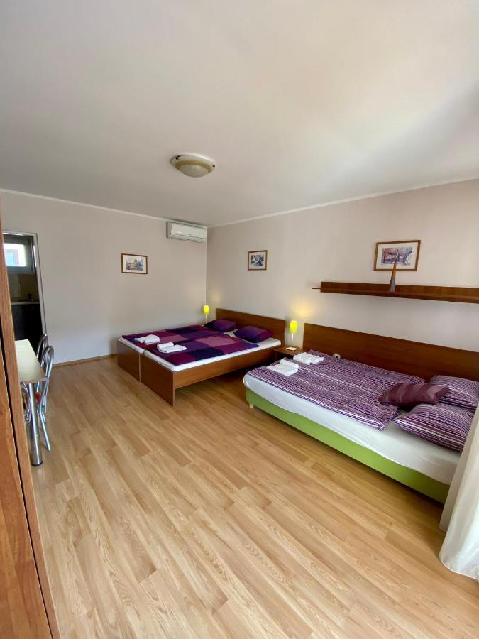 Apartmánový dom Flóra Veľký Meder Esterno foto